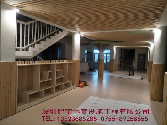 深圳市南山區(qū)華僑城第一幼兒園PVC地面、假草坪工程